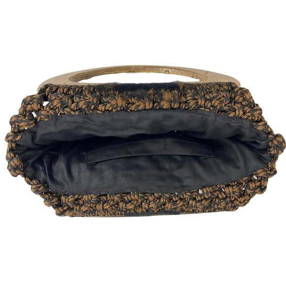 Vintage Knit Tote Purse with Wooden Handles and Hummingbird Detail - Picture 4 of 5